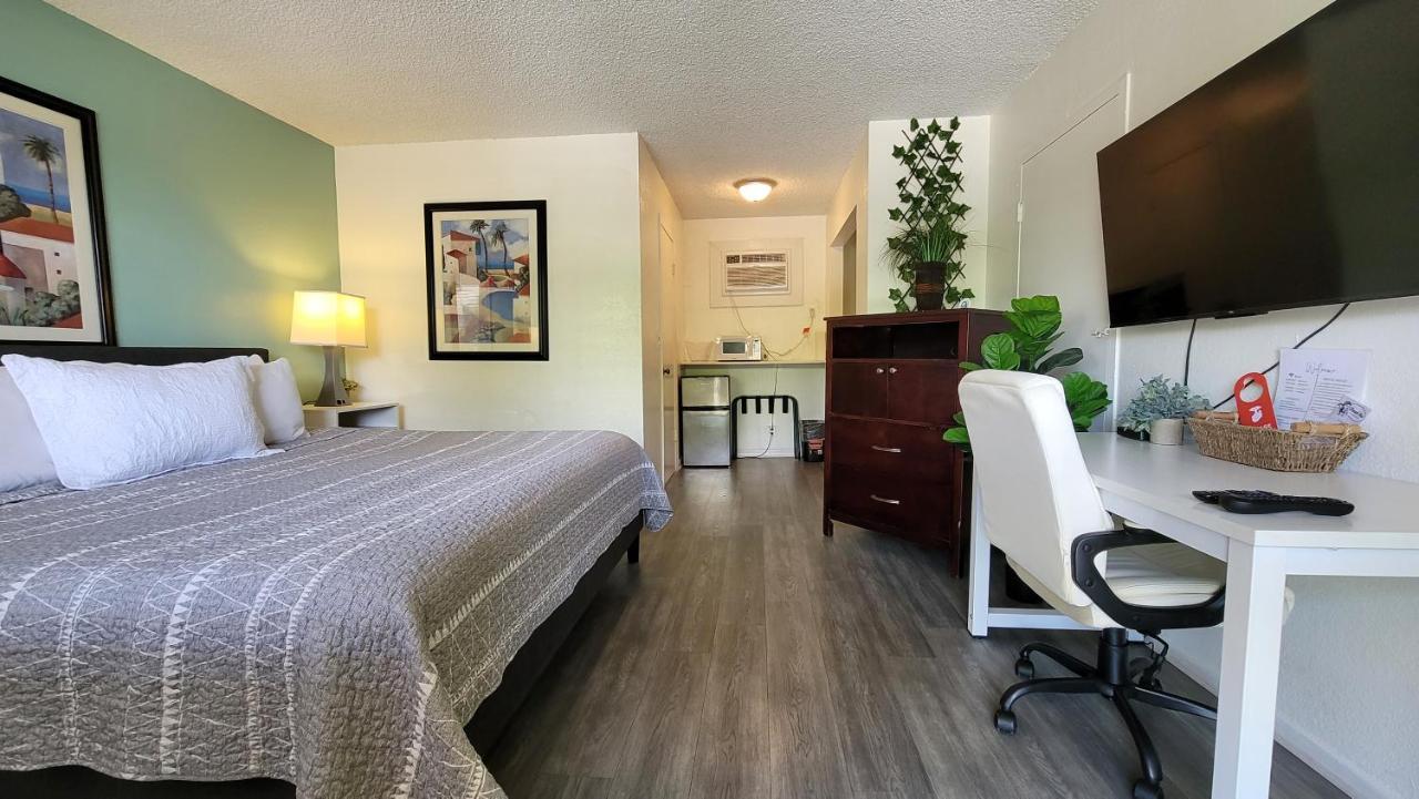 ليك وورث Sunny Palms Inn المظهر الخارجي الصورة