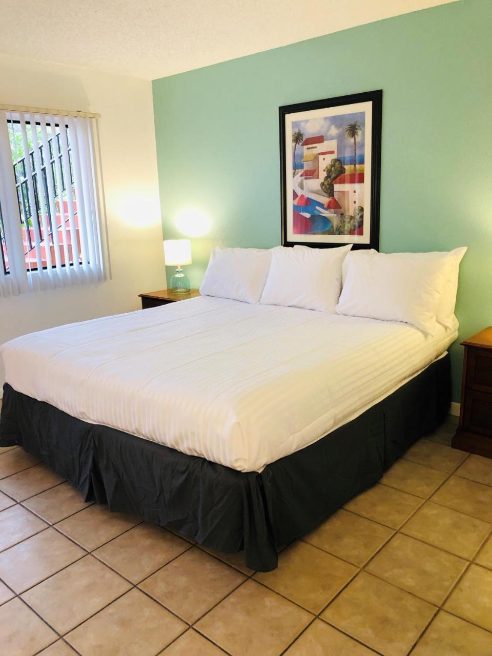 ليك وورث Sunny Palms Inn المظهر الخارجي الصورة